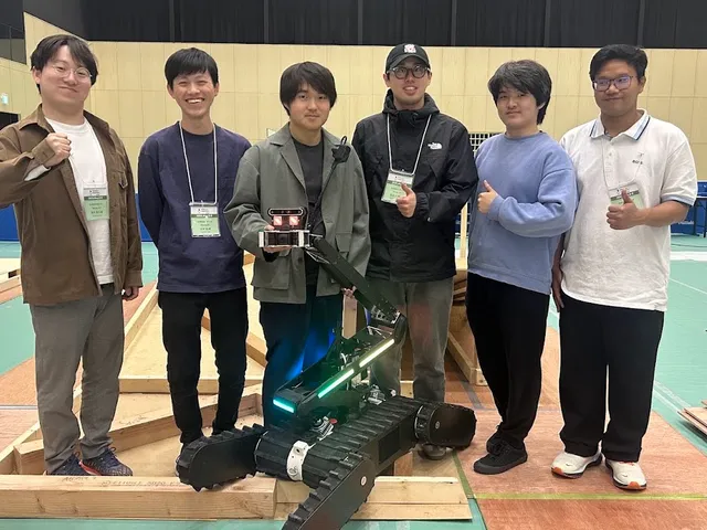 Seek と開発メンバーの集合写真